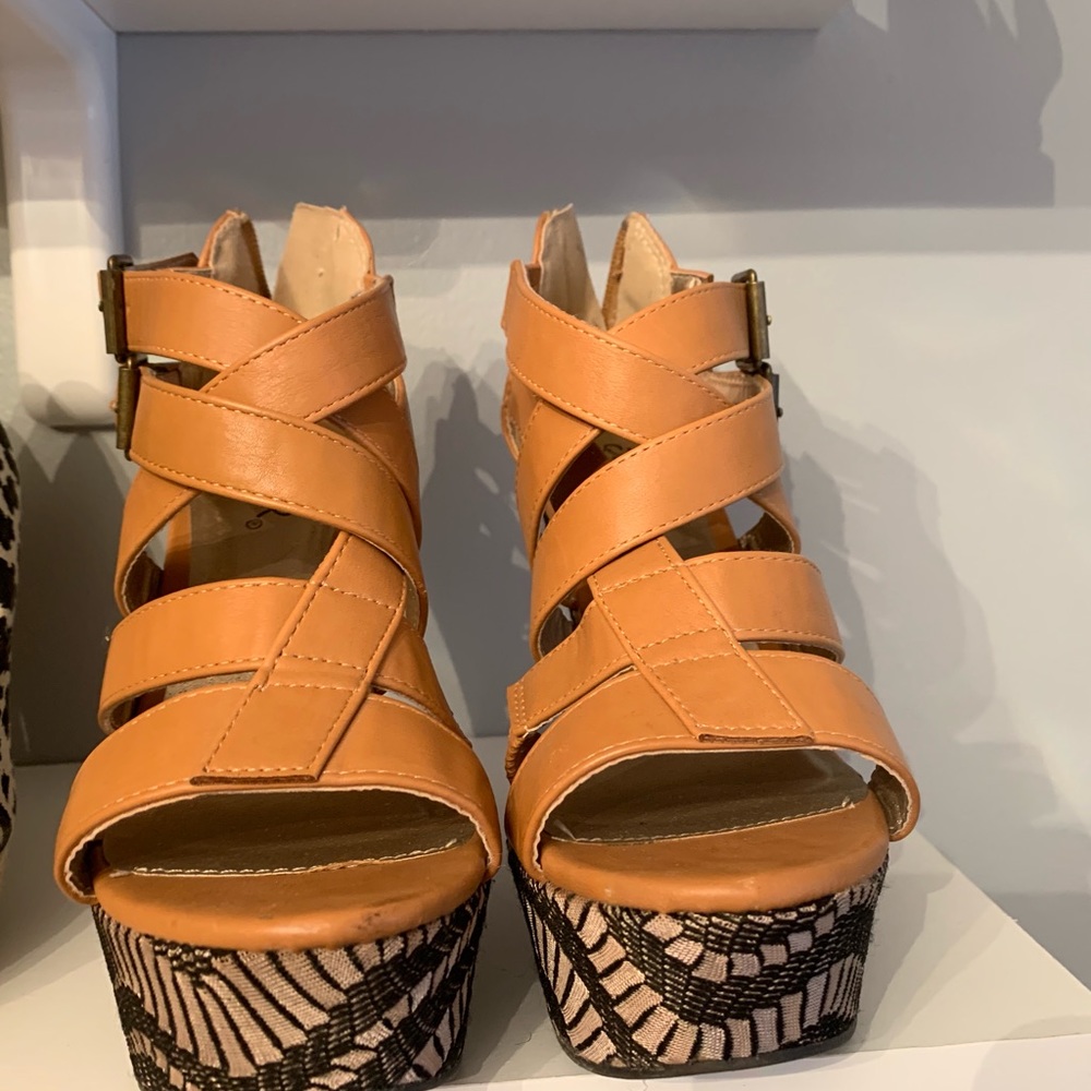 Sandal w/wedge size 6